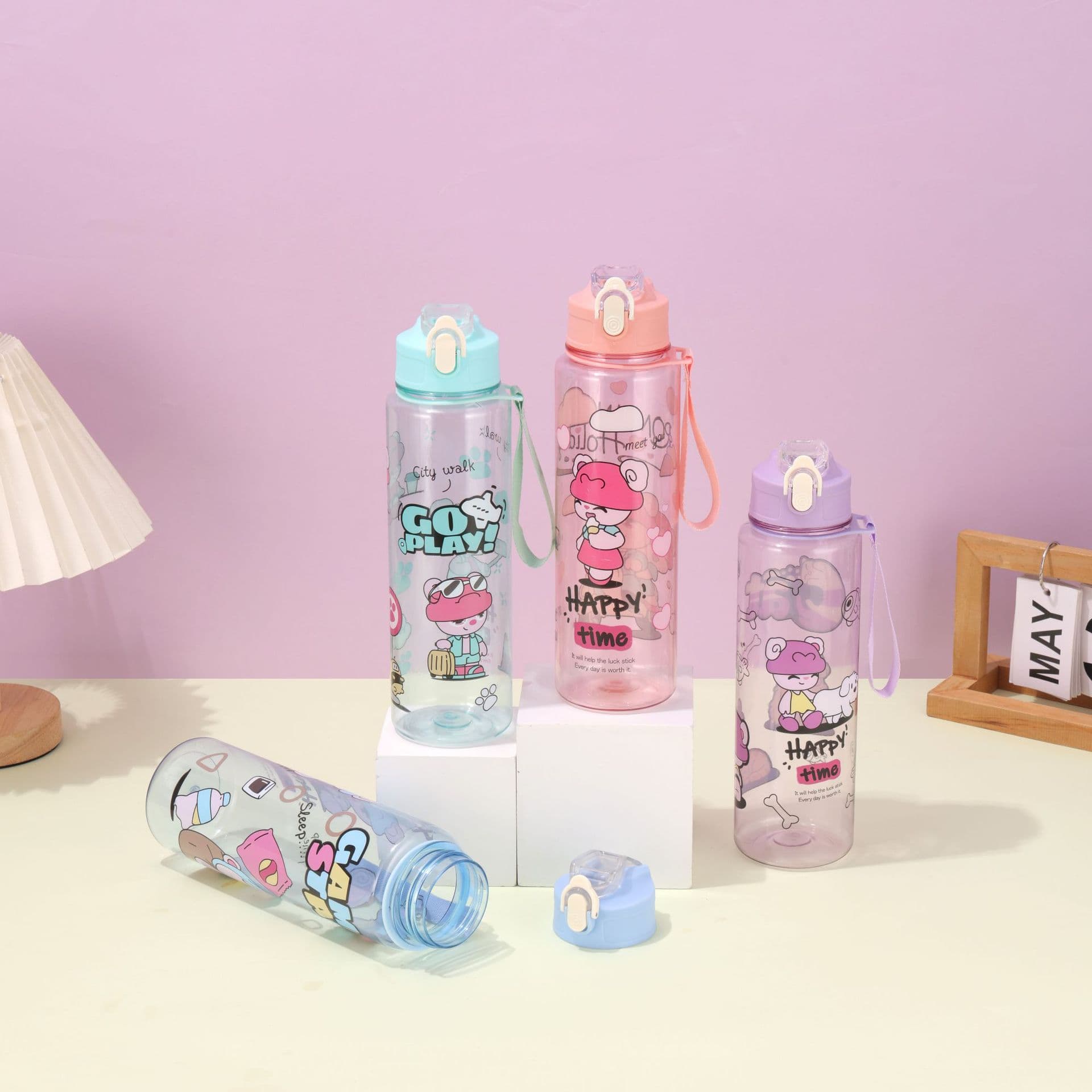 Cross-border student/children's astronaut-themed large-capacity drop-resistant plastic cup with carry strap, lockable straw, and high aesthetic appeal