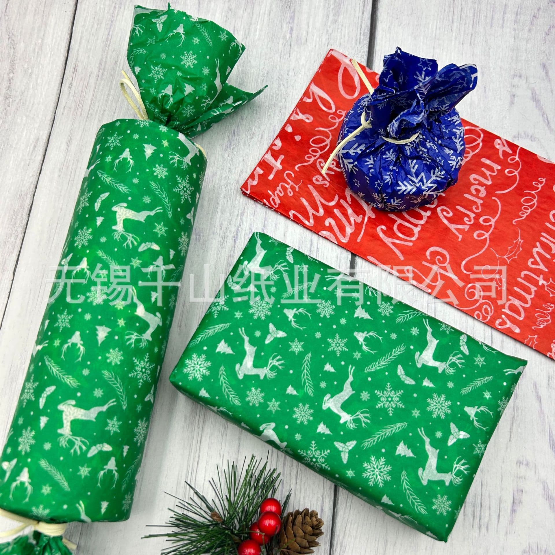 New 17g thickened Christmas reindeer green tissue paper, a cross-border bestseller for colorful gift wrapping.