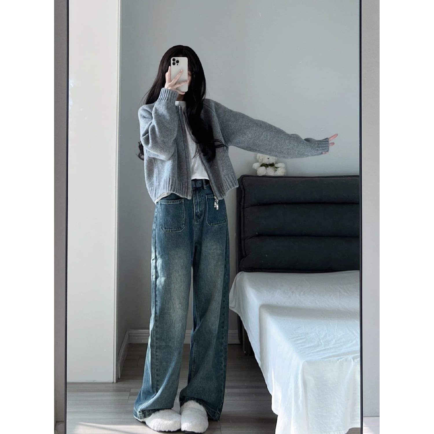 In early autumn, match a complete set of 2026 new salt-based, light and mature fashionable wear for women, slightly fat and slim, pear-shaped two-piece suit