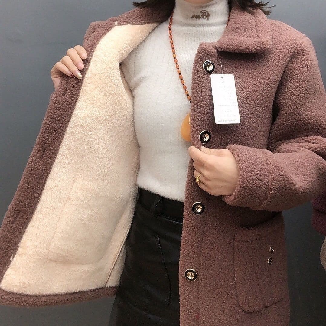 New Style Fleece-Lined Thick Women's Mom Coat, 65cm Length, Right Angle Straight Hem, Lamb Wool Coat in Beige