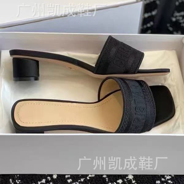 26 D-Embroidery Round Heel Chunky Heel Slippers, Versatile Letter Satin Strap Heeled Sandals, Trendy