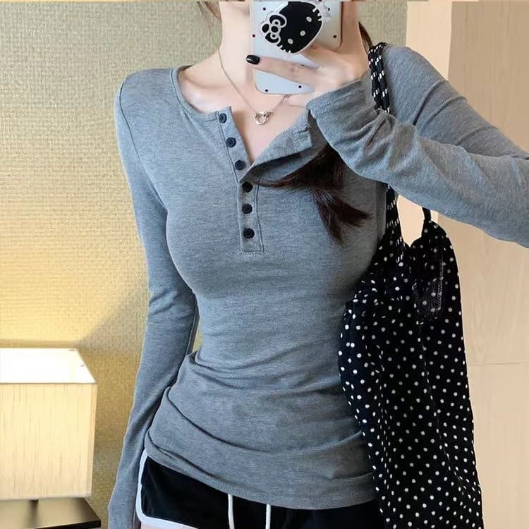 American hot girl style T-shirt for women in early autumn, tight-fitting button-down right shoulder top, threaded design, long-sleeved bottoming shirt