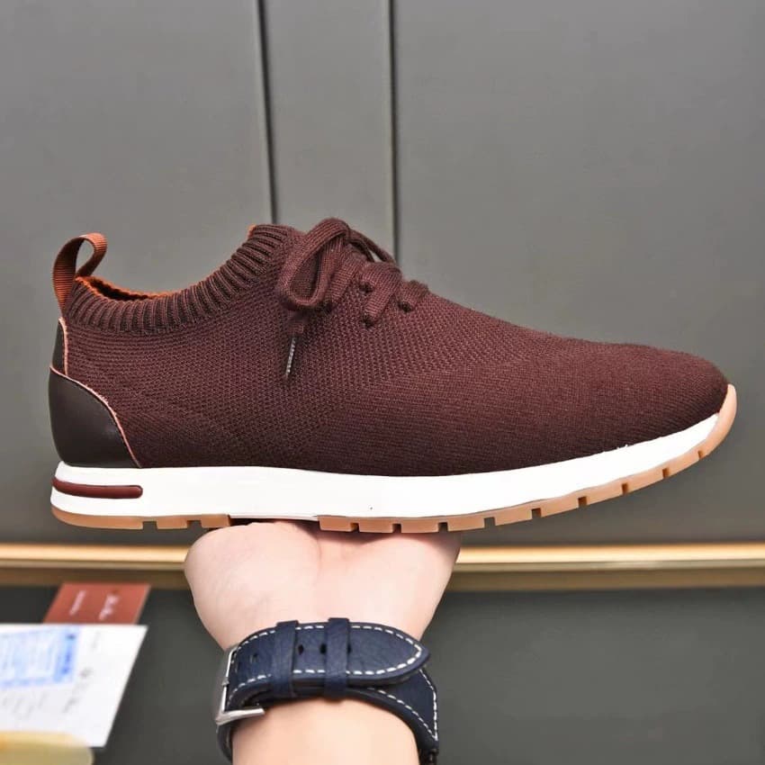 In Stock European Style Knitted Sports Shoes Flat Breathable Comfortable Lightweight Men's Casual Shoes Running Shoes Flyknit