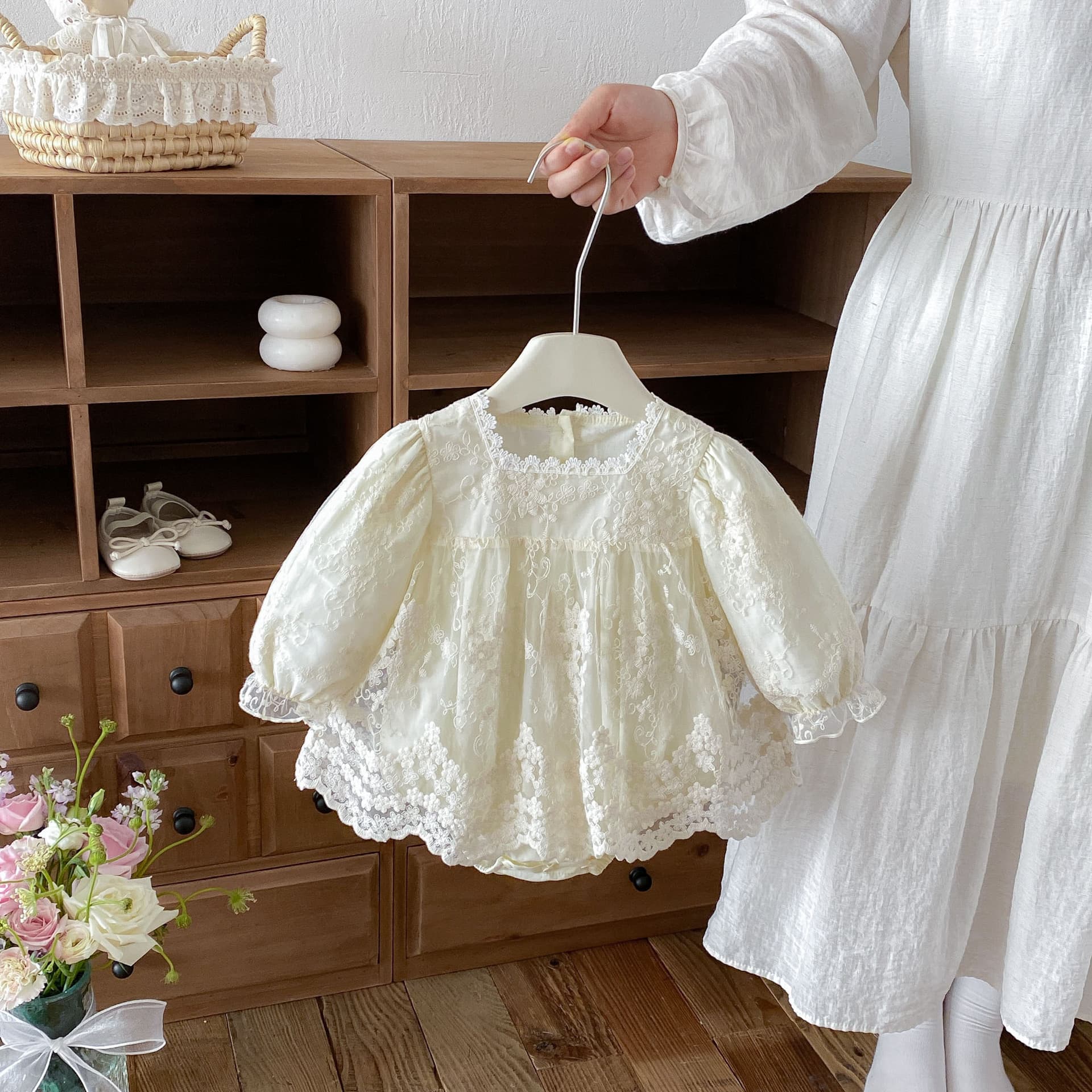 Newborn baby clothes jumpsuit autumn Korean version lace princess group baby girl baby coverall full moon one-year-old dress