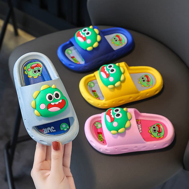 2025 New Children's Slippers for Boys and Girls Ages 3-12, Large, Medium, and Small Sizes, Non-Slip Baby Cartoon Dinosaur Soft Sole Summer Slippers
