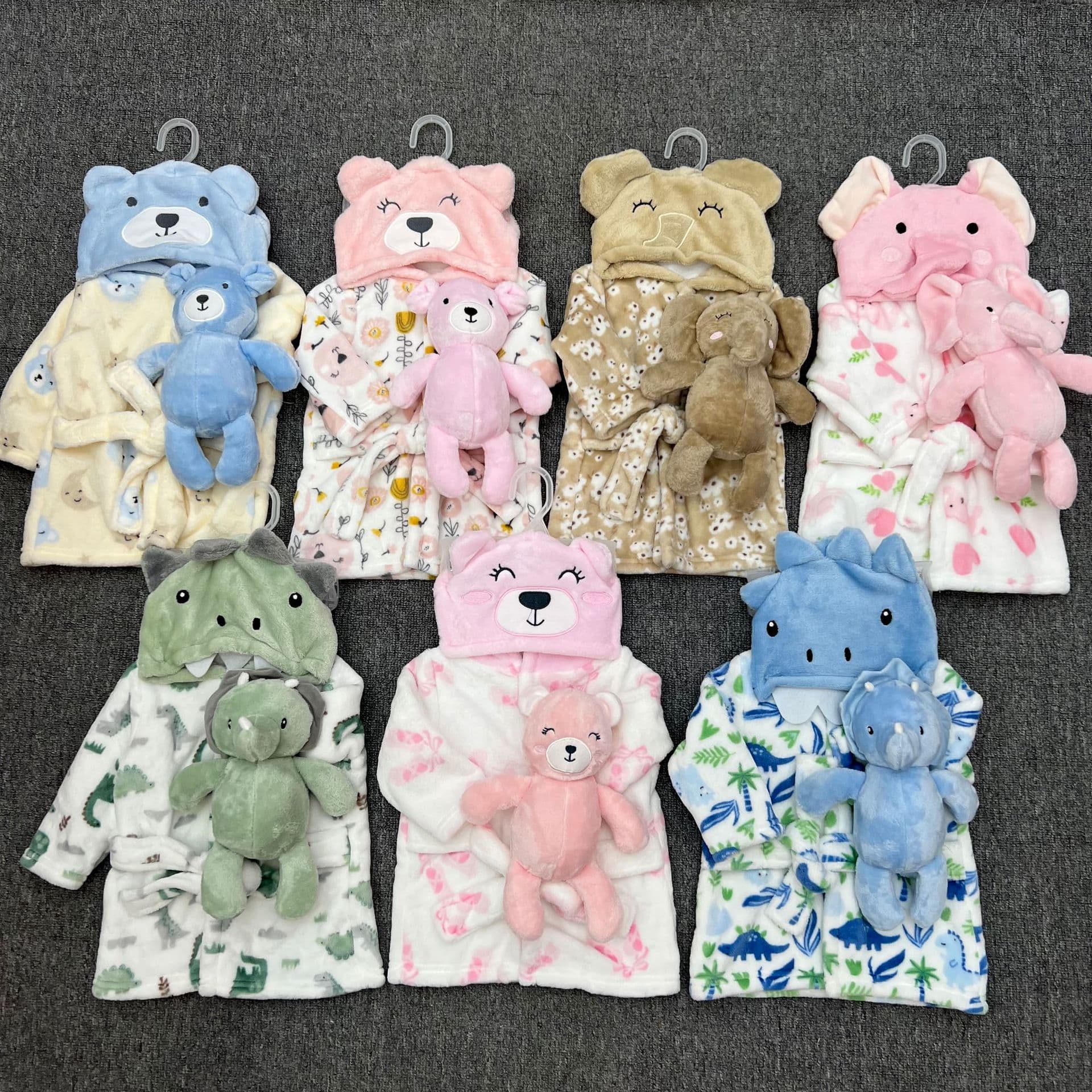 Cross-border Exclusive Foreign Trade 2026 New Children's Clothing Baby 0-1 Years Coral Fleece Bath Towel Bathrobe Toy 2-Piece Set