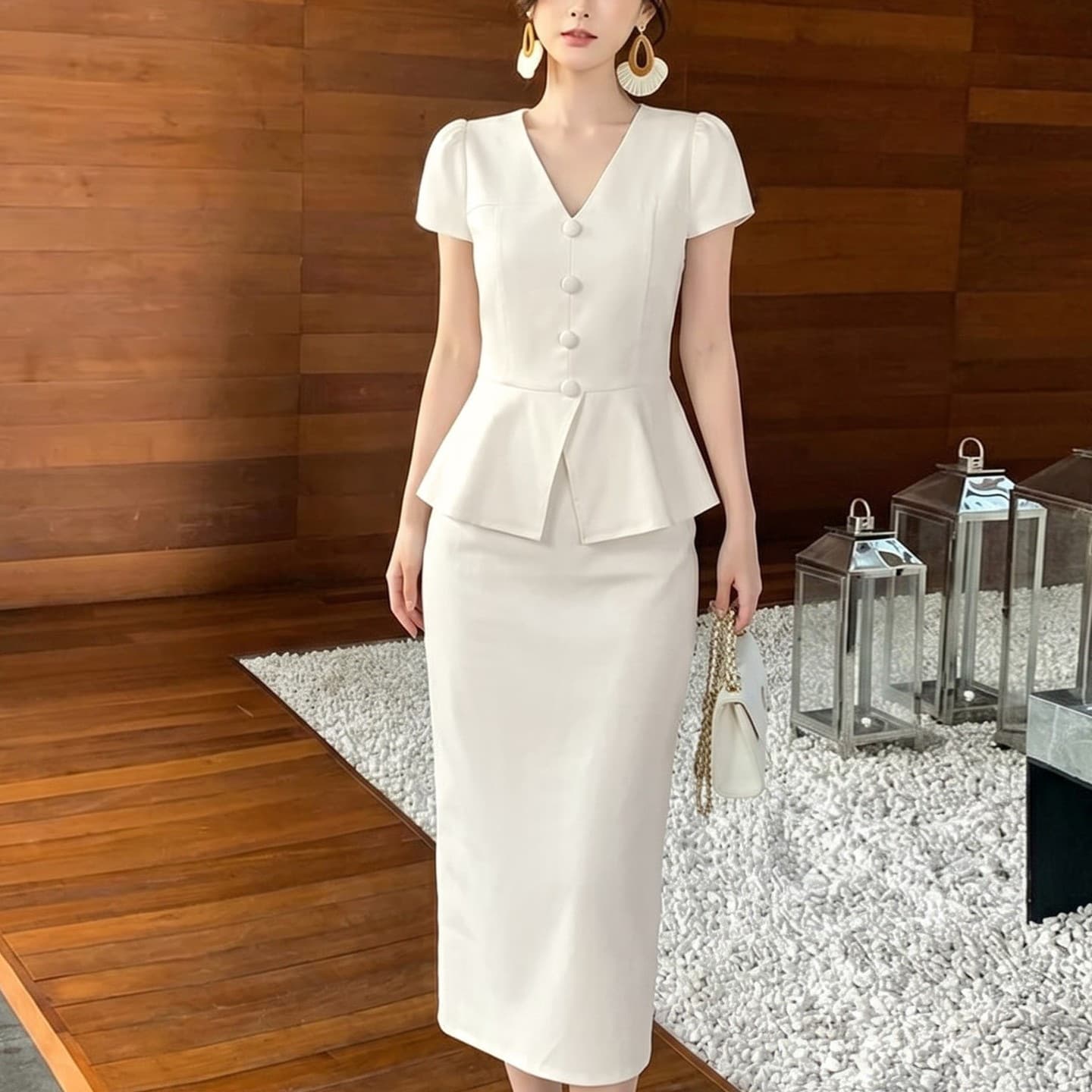 Single-breasted V-neck ruffled fake two-piece medium-length short-sleeved dress for commuting with a light and mature style
