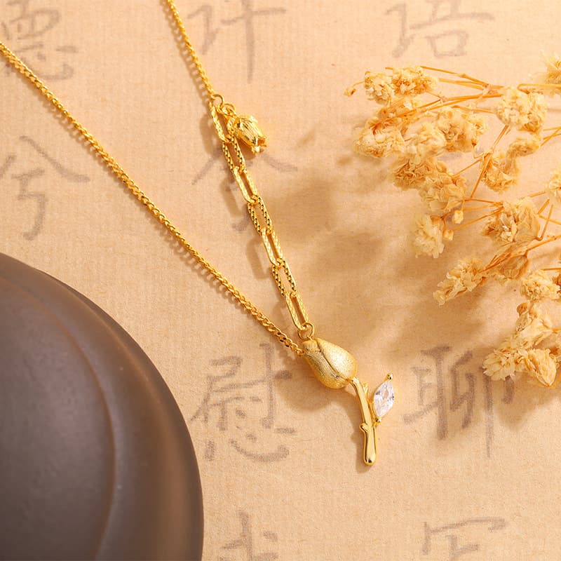 French fresh, sweet, cute and elegant literary tulip necklace for women, simple, light and luxurious, flower zircon pendant