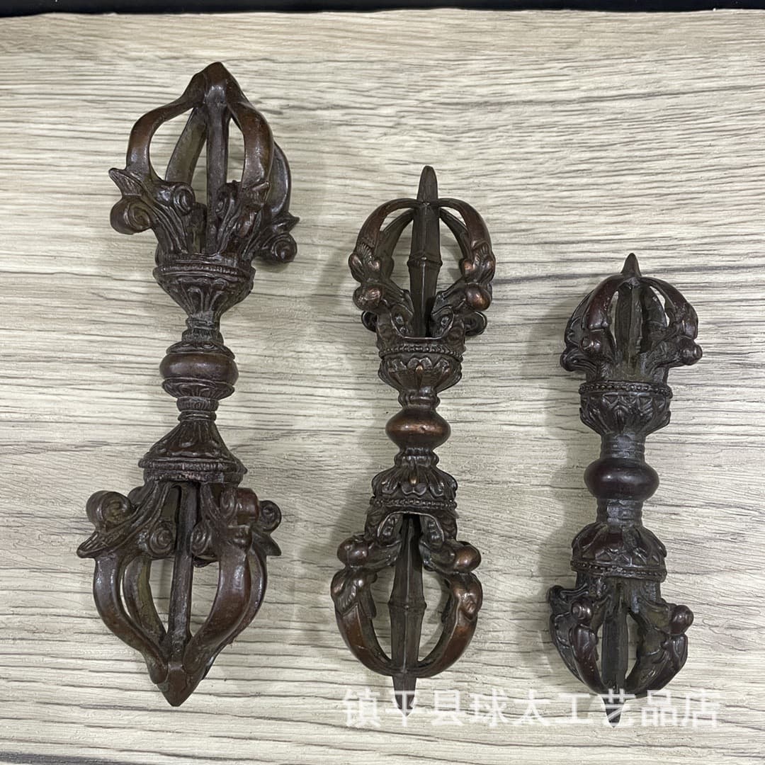 Antique old alloy crafts vajra ornaments retro Buddhist hall decorative ornaments