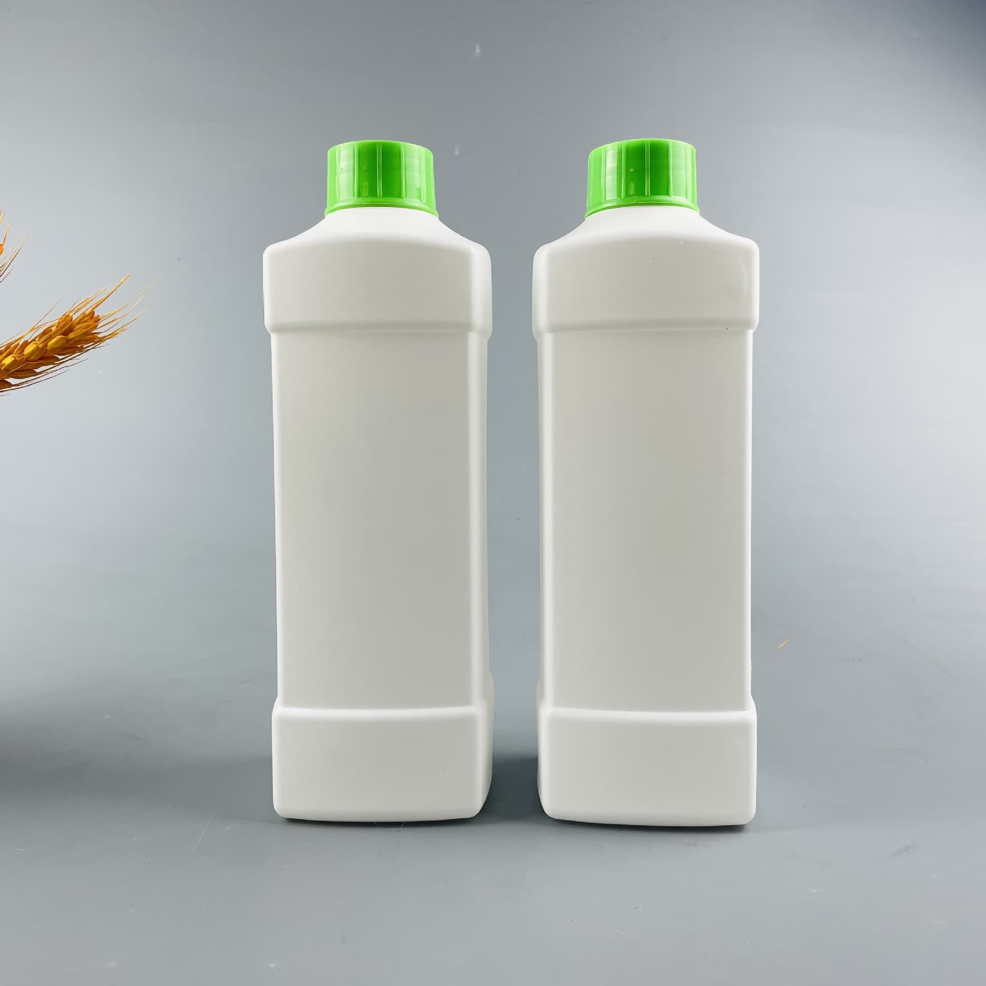 1-liter white plastic square bottle, wholesale from the manufacturer, laundry detergent bottle, plastic square bottle.