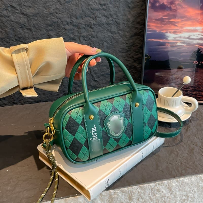 Cross-border wholesale Harry Potter ins Xiyin same style Hogwarts College rhombus embossed crossbody handbag new