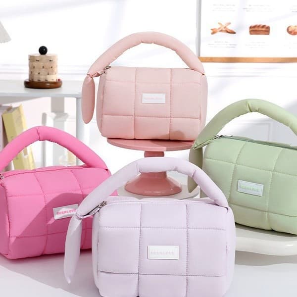 New Handheld Makeup Bag Simple Fashion Cosmetic Storage Bag Travel Lipstick Skincare Large Capacity Handbag