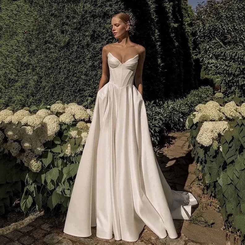 Foreign trade tube top new wedding dress AliExpress small tail bride wedding gauze temperament light luxury dress long style