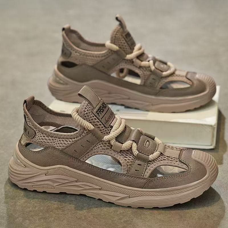 Men's Summer Outdoor Beach Sports Casual Large Size River Trekking Hole Sandals Outdoor Toe-Covered Men's Shoes for Export