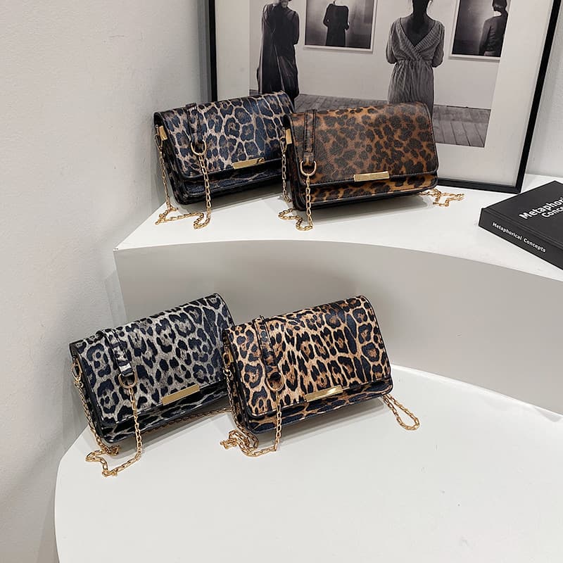 Minimalist Versatile Square Bag Women's 2026 Winter New Leopard Print Fashion Shoulder Bag Trendy Luxury Commuter Underarm Bag
