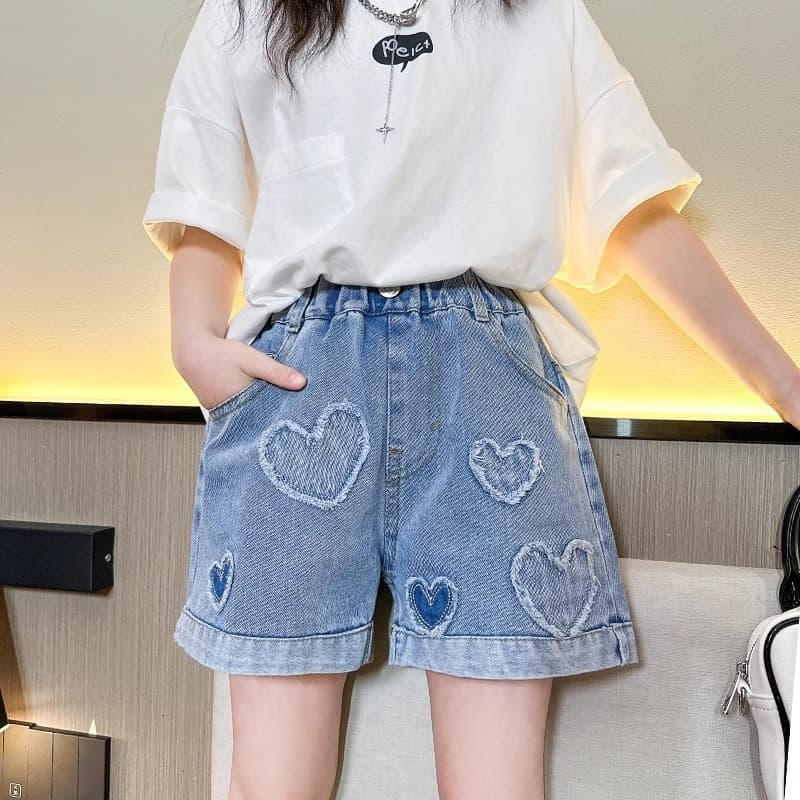 Summer Girls' Pants 2025 New Casual Denim Shorts for Older Kids Versatile Children's Hot Pants