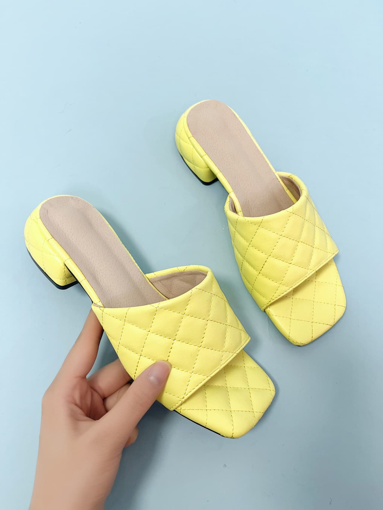 New Japanese and Korean Style Mid-Heel One-Strap Solid Color Slippers for Women, Square Toe Chunky Heel Diamond Pattern Sandals for Amazon