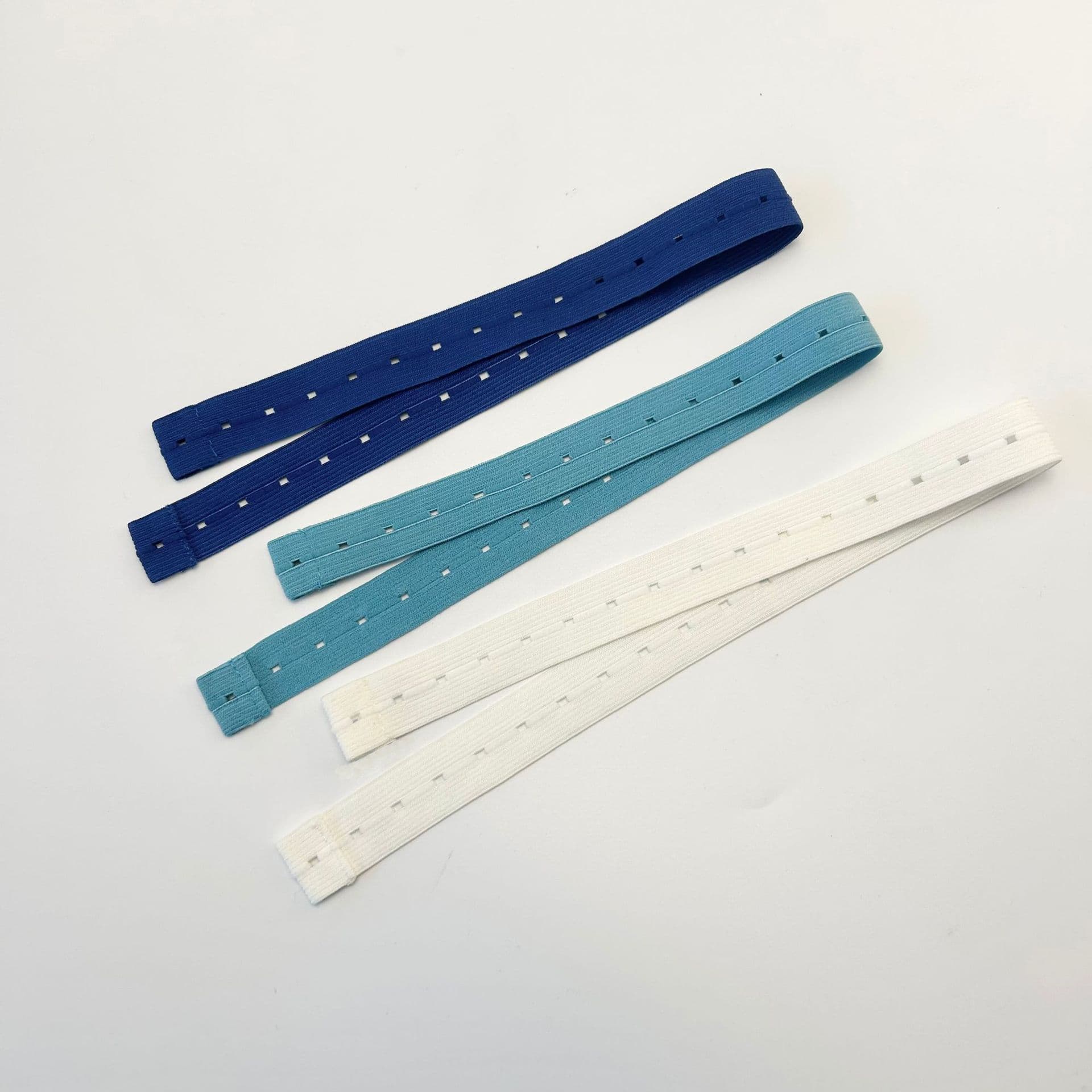 Mouth pad, tie strap, headband, stitched edge with spandex thread, latex-free flat jacquard high-elastic eyelet anti-slip elastic band.