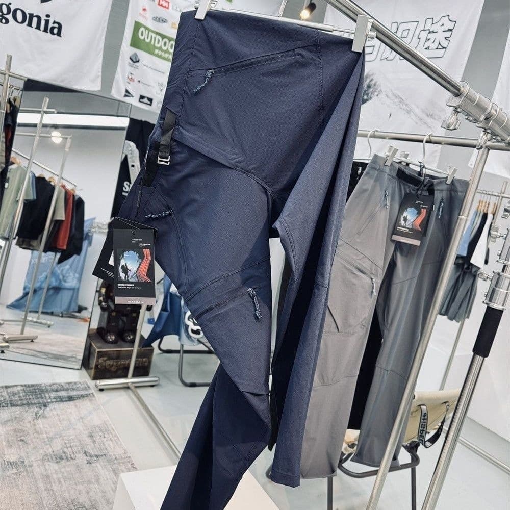 Tear-proof plaid texture breathable and water-repellent men's new outdoor soft shell pants spring and summer thin mountaineering quick-drying pants