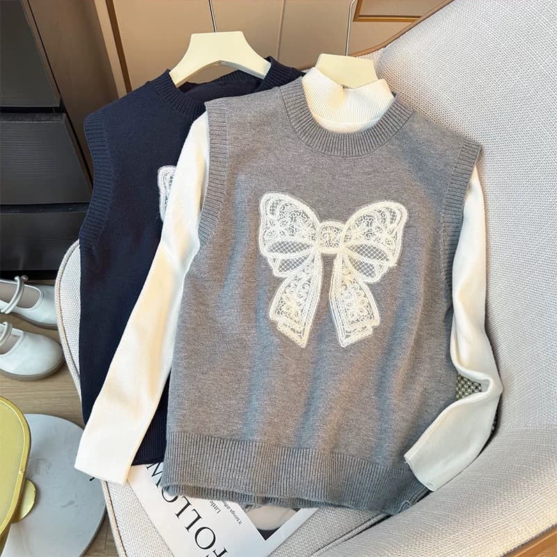 Cute Age-Reducing Knit Sleeveless Sweater Vest for Women with Bow Embroidery, New Versatile Layering Top