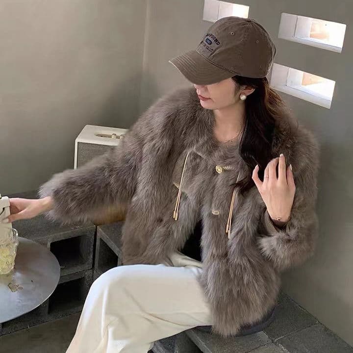Off-season Faux Fox Fur Coat for Women, Short Style 2025 Autumn/Winter New Korean-style Versatile Pendant Thick Coat