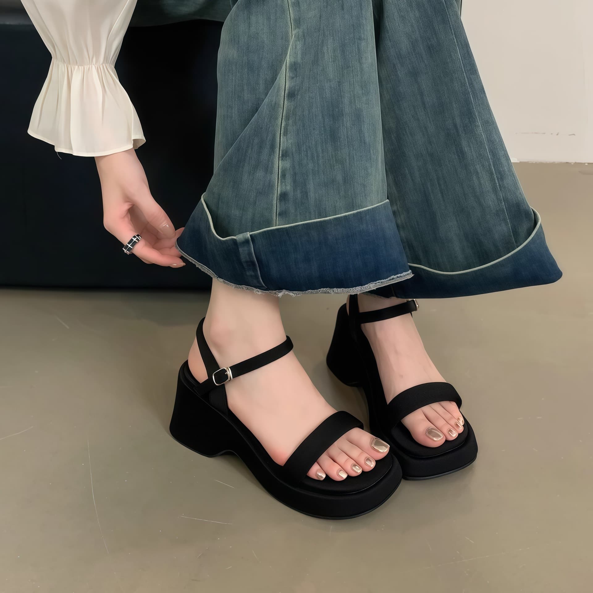 First Encounter with Korean Style Versatile High-Heeled Sandals and Slippers That Match Skirts, Women's Shoes, Summer Thick-Soled French-Style Sandals for Women