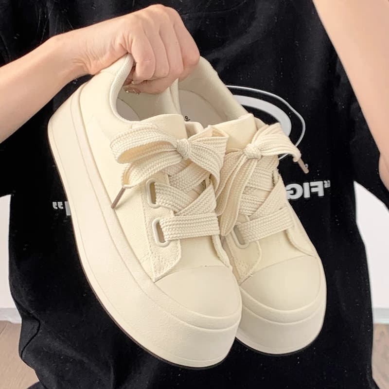 Women's canvas shoes for skirts, 2025 spring new style, hot-selling white sneakers, student casual versatile women's shoes, thick-soled platform shoes