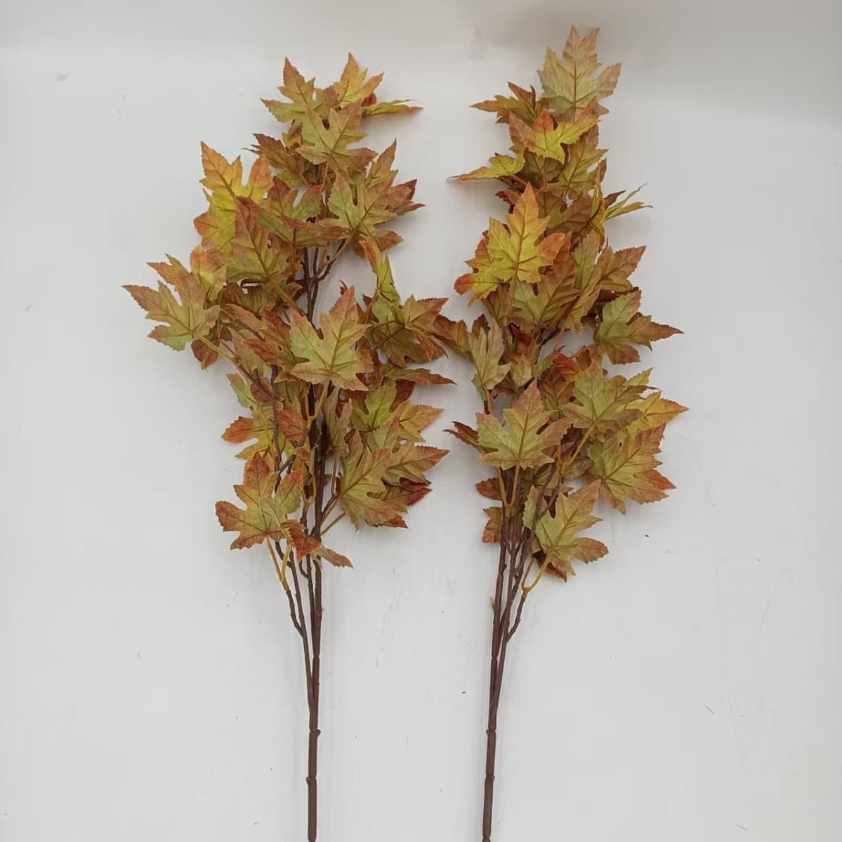 Factory wholesale artificial red maple tree, simulated red maple tree, fiberglass maple tree, hotel outdoor landscaping fake red maple tree