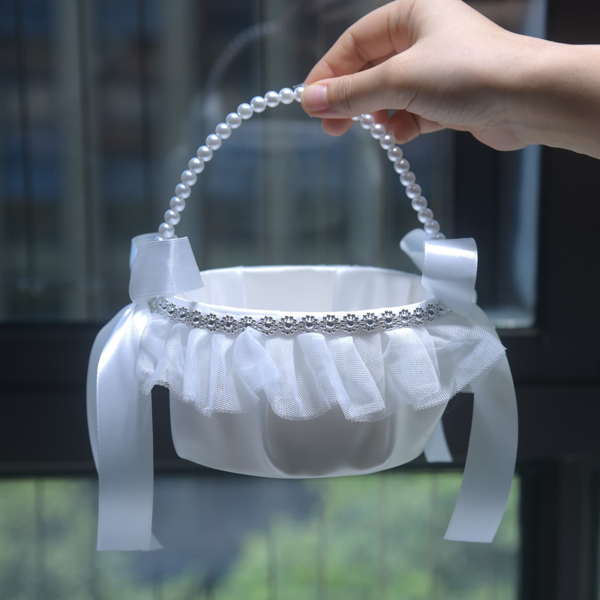 307 White Wedding Flower Basket Wedding Party Bride Satin Lace Flower Basket Flower Girl Flower Basket Wedding Small Flower Basket
