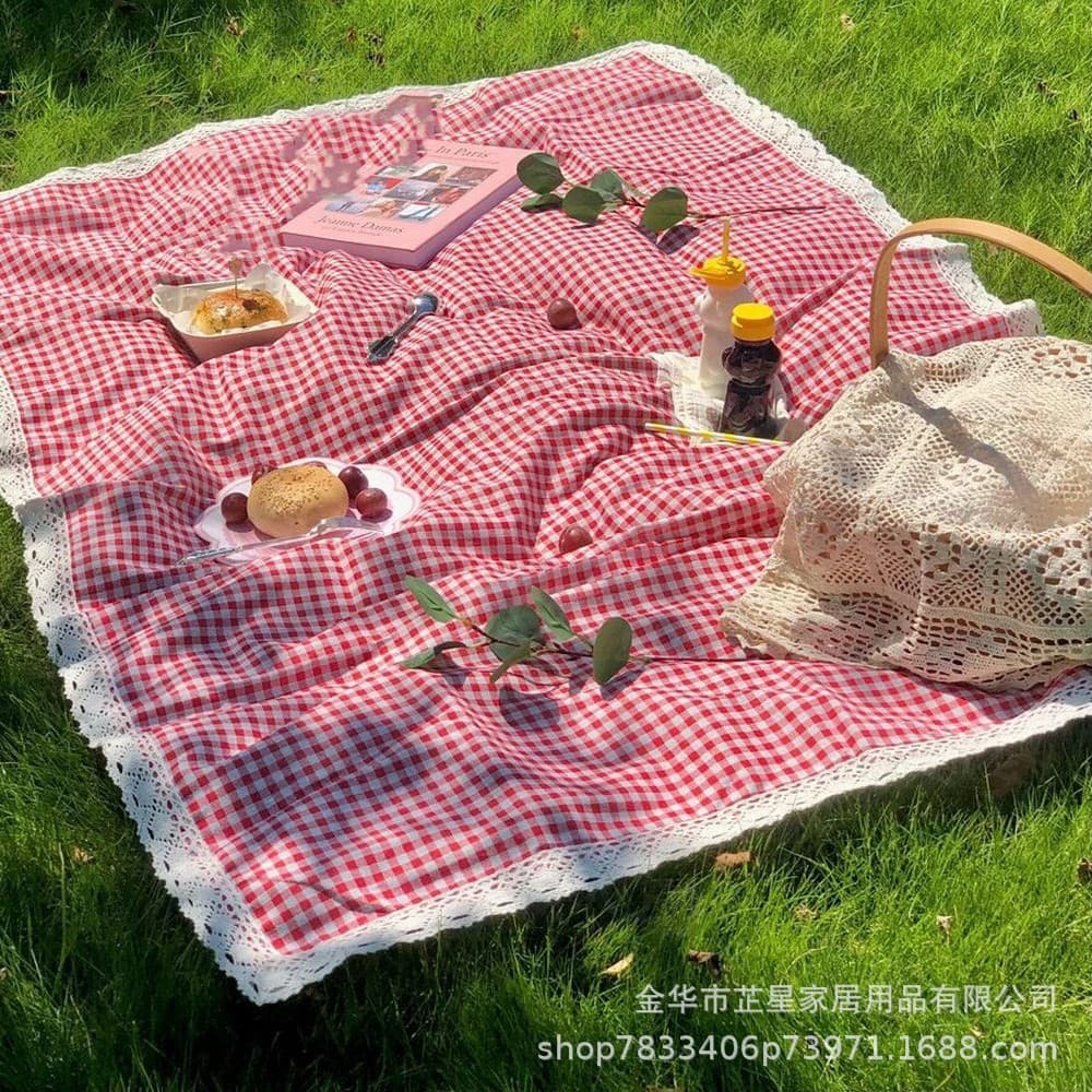 Picnic mat, outdoor tablecloth, camping mat, moisture-proof fabric mat, thickened picnic mat, portable picnic cloth for home use.