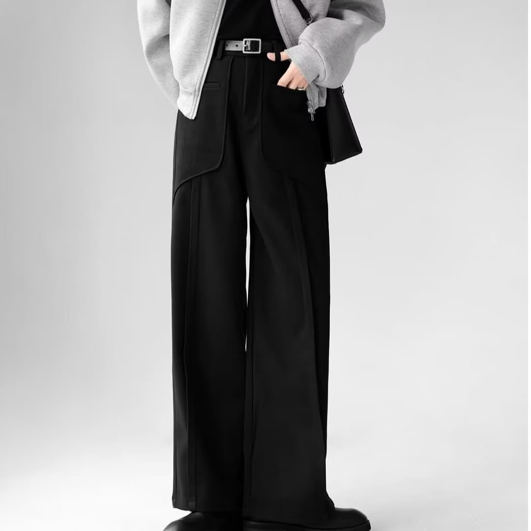 Men's wide-leg, loose-fitting, straight-leg casual suit trousers with a stylish, three-dimensional patchwork design. A versatile woolen long trouser with wide legs.