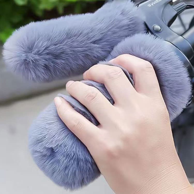 New winter fleece-lined, warm, universal, thickened, and cold-proof electric vehicle handlebar covers for motorcycles, tricycles, and electric vehicles.