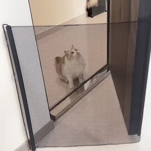 Auto-Expand Pet Door Gate Dog Cat Fence Indoor Stair Hallway Isolation Net No-Drill Safety Net Fence