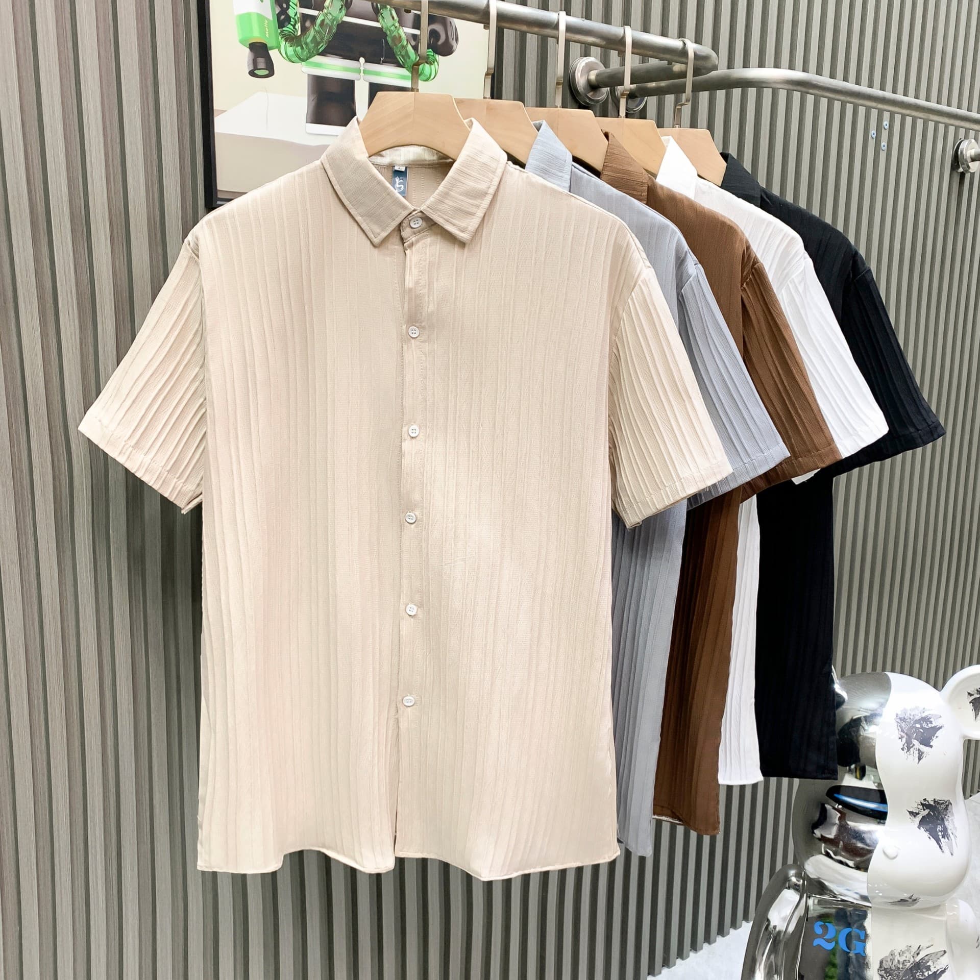 New solid color retro lazy shirt for teenagers and boys summer thin casual Hong Kong style lapel short-sleeved shirt cross-border