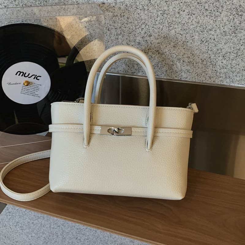 Cross-border 2026 Spring New Simple Large Capacity Handbag Versatile Casual Daily Fashion Bucket Bag Trendy Bag