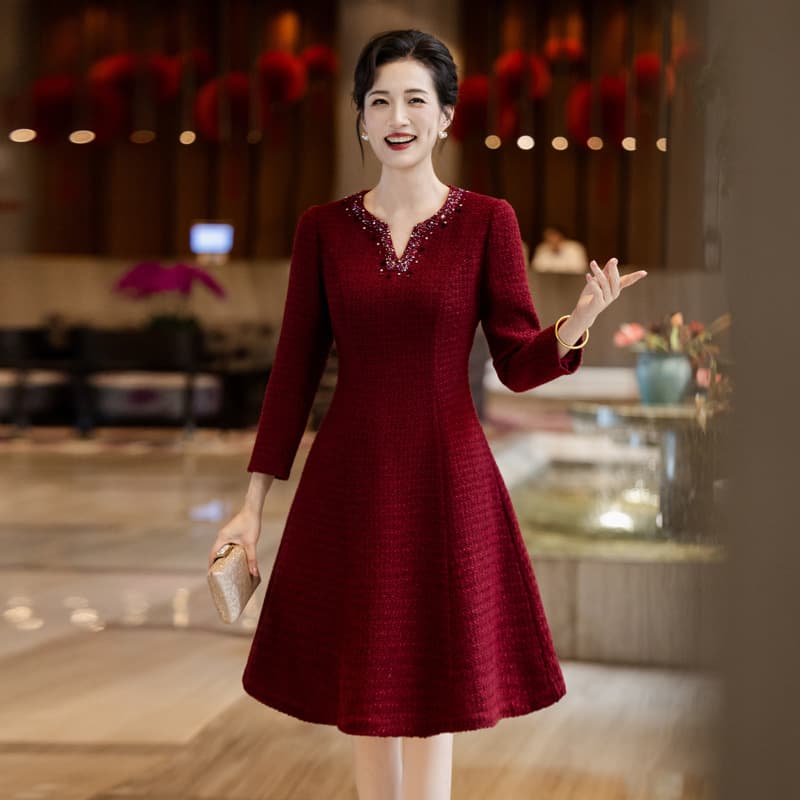 2025 Autumn and Winter New Style Dress, Petite Mother's First Choice for Wedding Banquet Mother-in-Law Dress, Drop Shipping Available