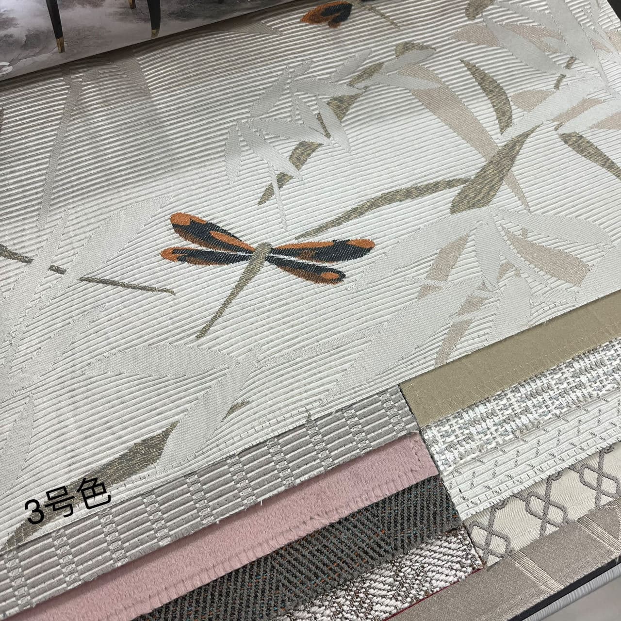High-precision jacquard fabric with dragonfly animal patterns, body-shaping jacquard spun yarn, pillow fabric, new Chinese sofa material