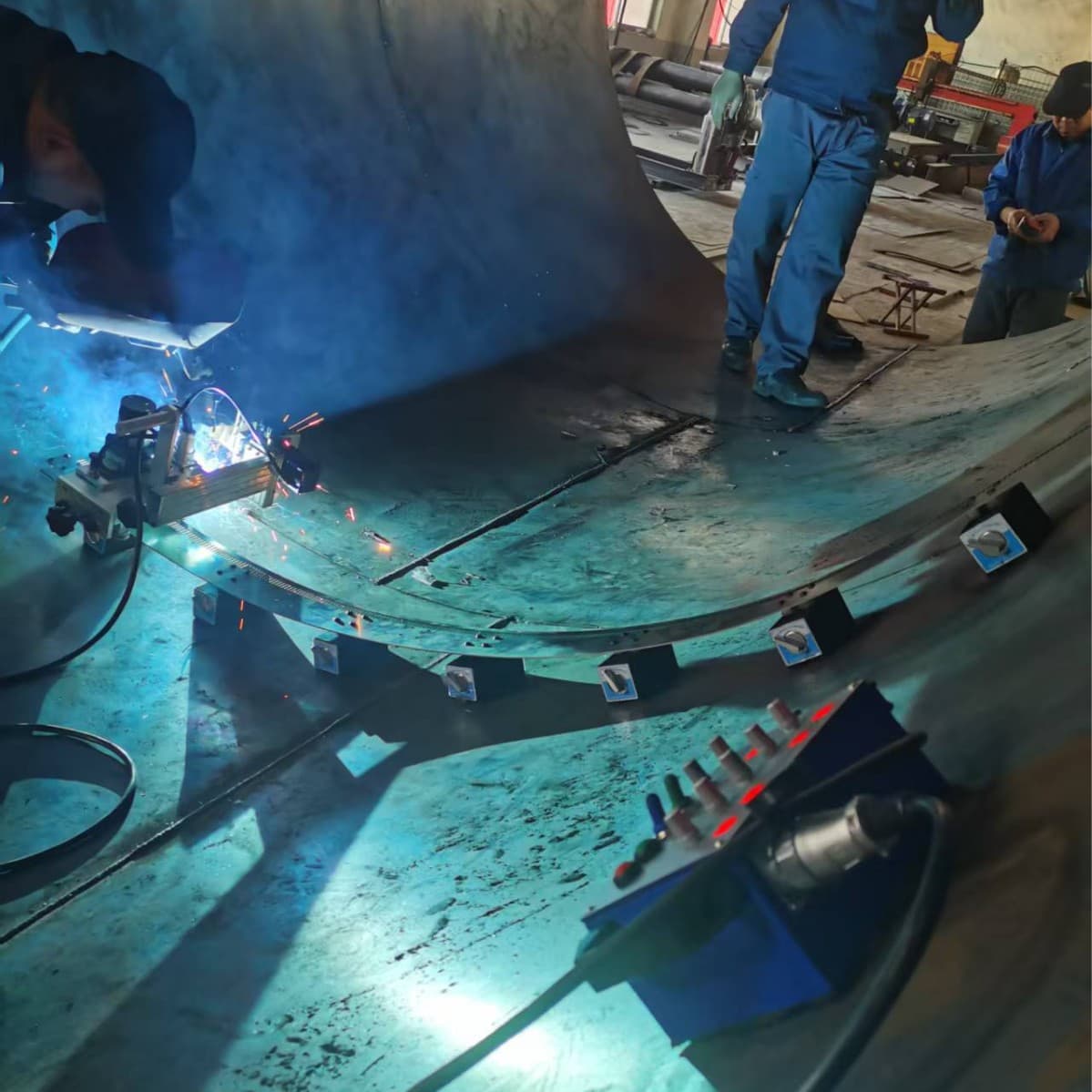 Tank welding trolley, automatic on-site welding trolley, full-position pipeline automatic welding