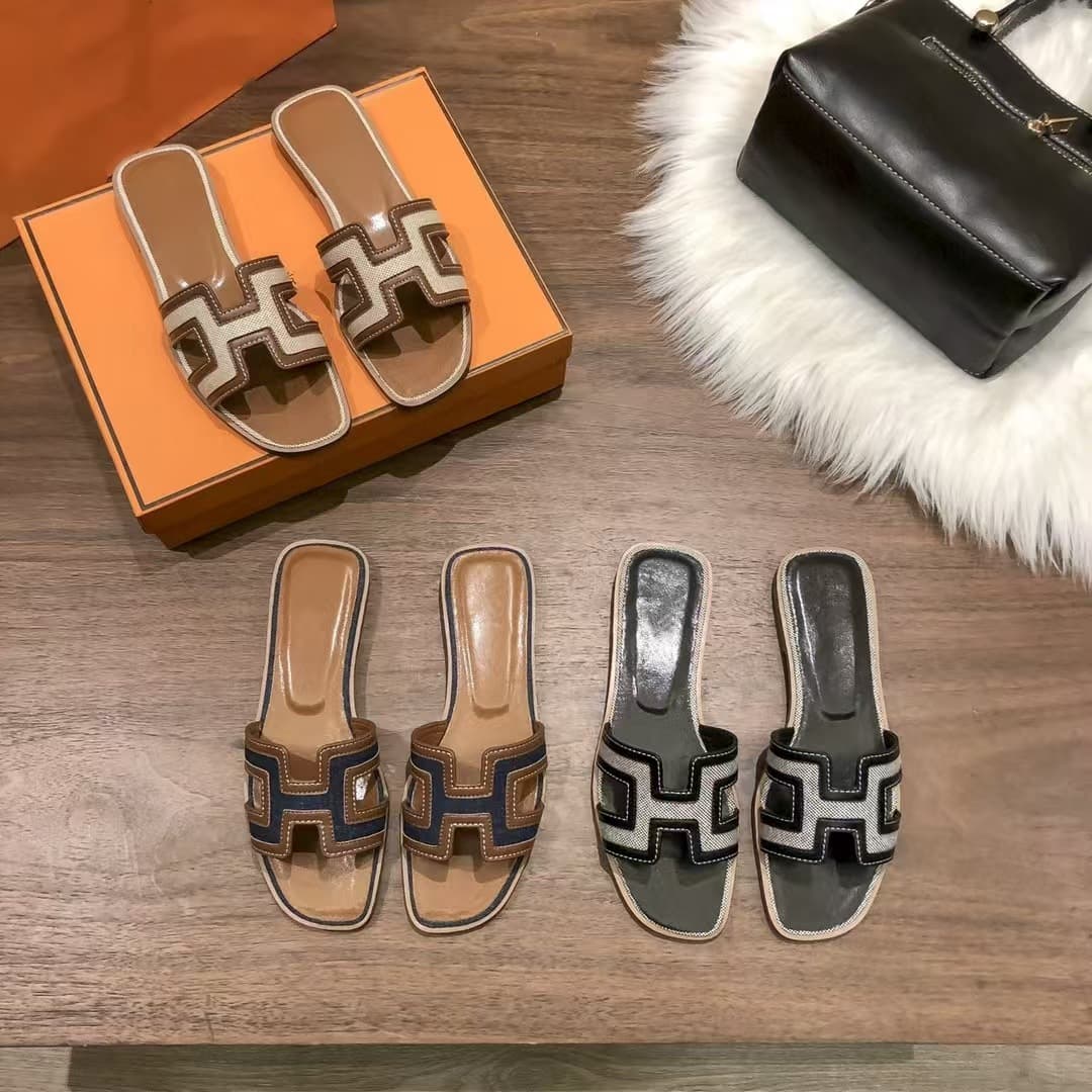 2025 New Women's Two-Tone Slide Sandals Summer Casual Beach Flat Sandals
