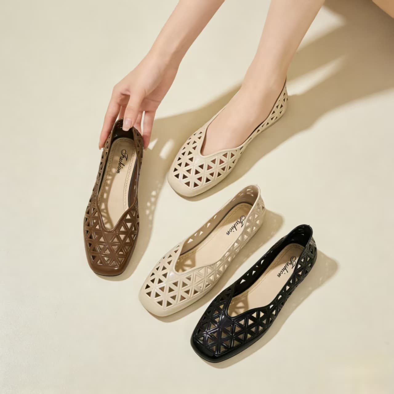 2026 Spring Summer New Versatile Breathable Fairy Style Low Heel Shoes Women's Low Heel Hollow Closed-Toe Shoes
