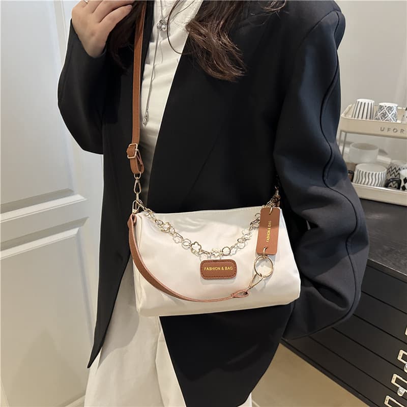 Autumn/Winter Fashion Niche Design Single Shoulder Bag for Women, Textured Versatile Elegant Commuter Chain Crossbody Bag