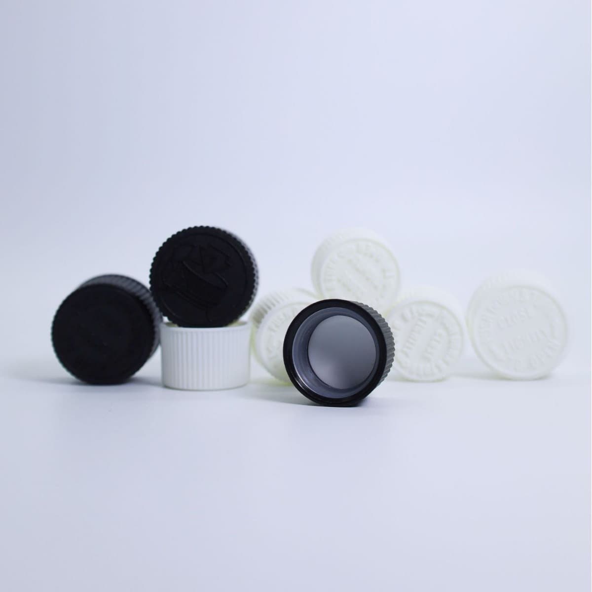 16-tooth, 18-tooth, 22-tooth, and 24-tooth press-on caps are available in stock.