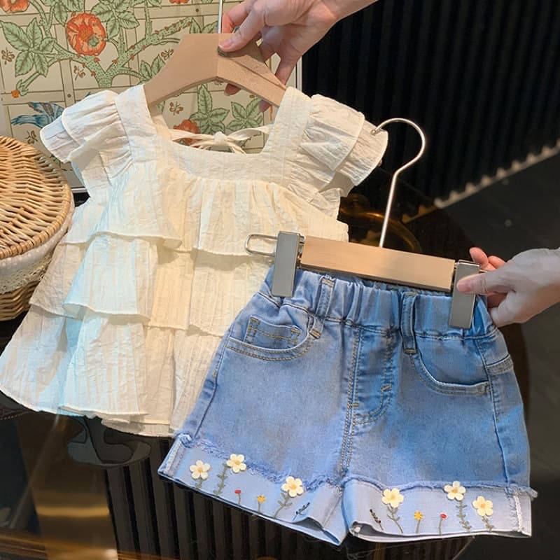 Girls summer suit 2023 new children's denim shorts baby girl vest small flying sleeve top two-piece trendy set