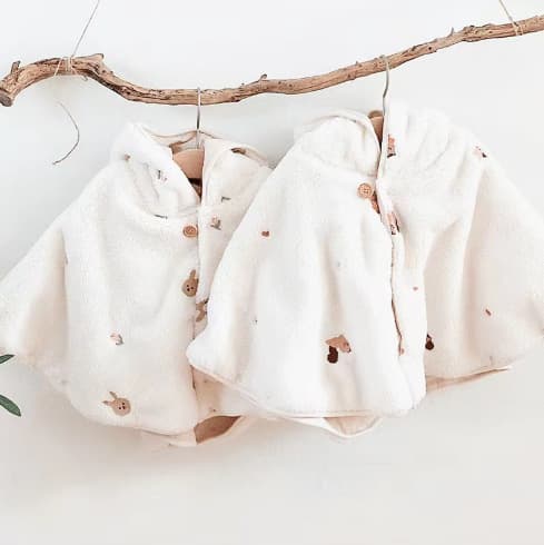 2021 INS Korean New Style Children's Hooded Cape Coral Fleece Embroidery Baby Outdoor Windproof Warm
