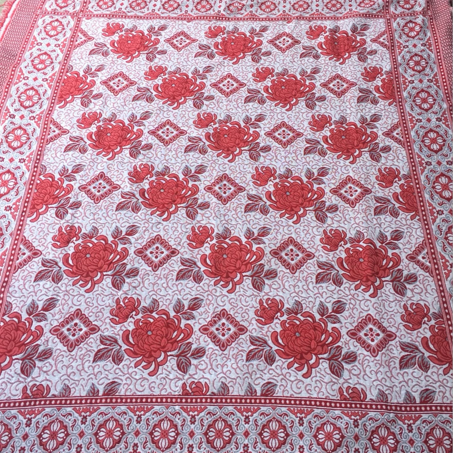 Factory wholesale of vintage-style knitted blankets, tassel blankets, double-sided blankets, and wool blankets.