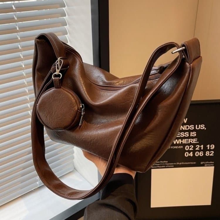 Versatile New Fashion Women's Shoulder Bag Large Capacity Stylish Crossbody Bag Wide Strap Portable Backpack