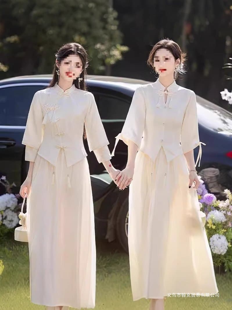 New Chinese-style Bridesmaid Dress 2025 New Autumn Winter Sister Group Niche Engagement Qipao Dress Wearable Daily