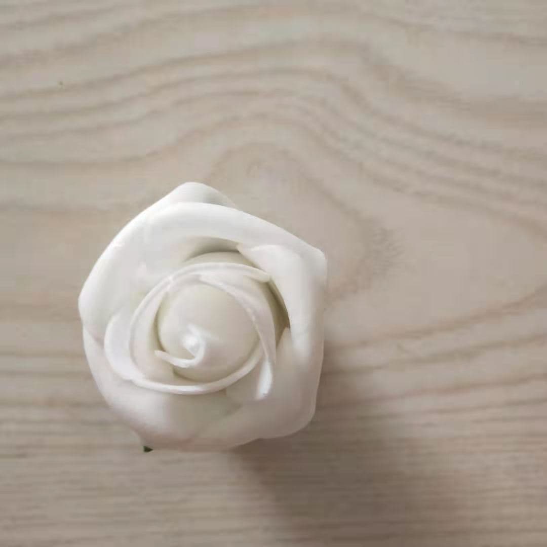In-Stock Chinese Style 4-5cm Stemmed Large PE Roses for Bridal Bouquets and Curled Edge PE Artificial Flowers