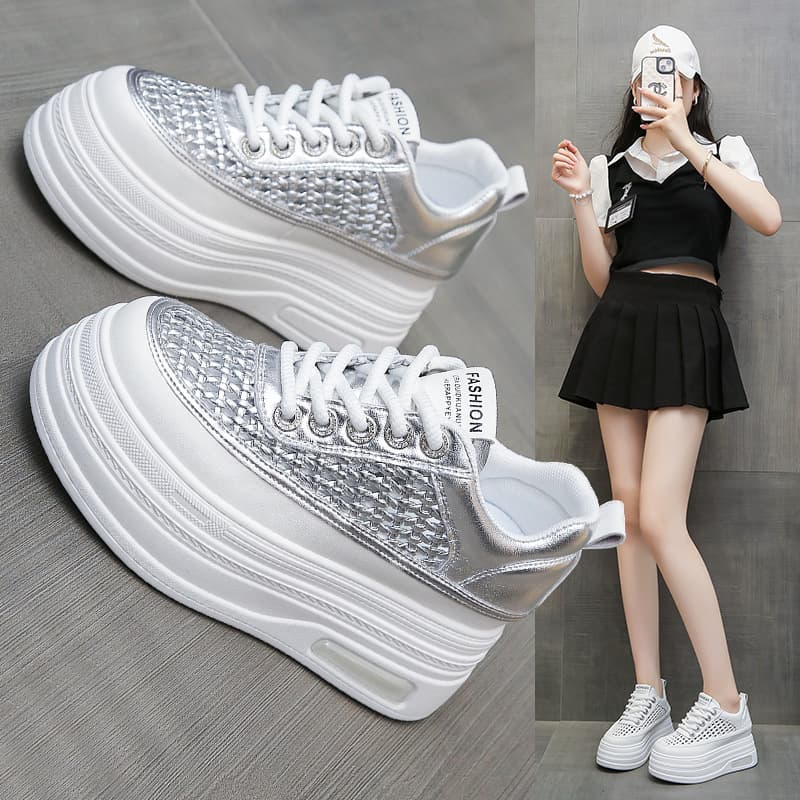 2026 new thick-soled white shoes for women, breathable mesh height-increasing platform shoes, versatile casual sneakers, soft soles that do not tire the feet