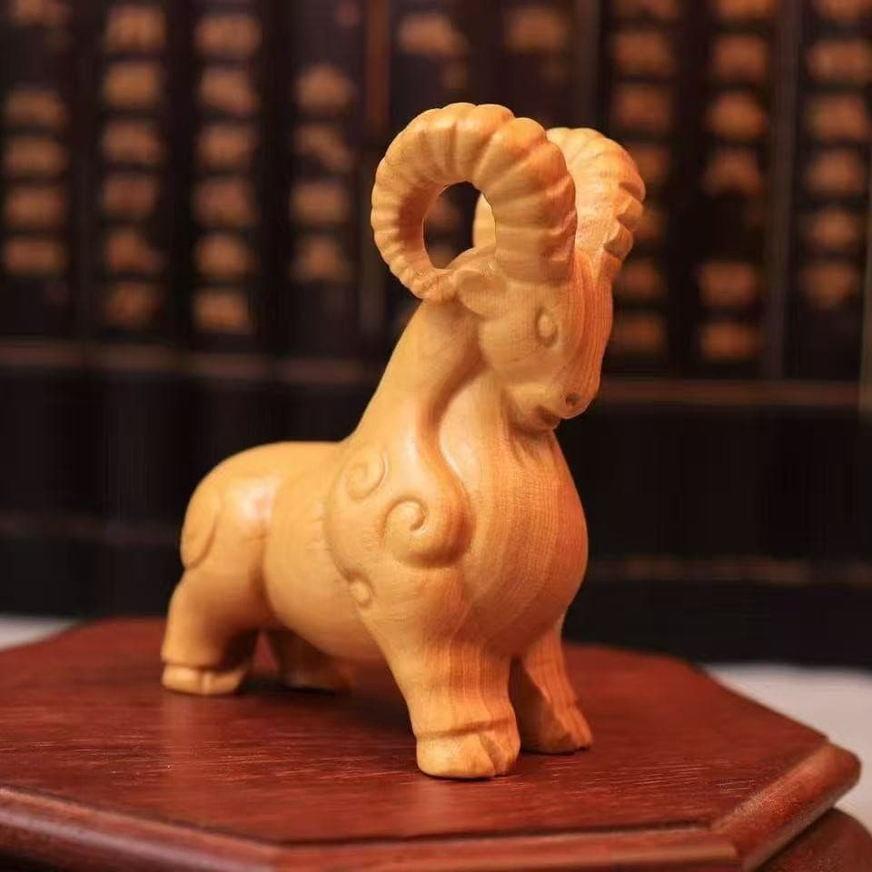 Thuja Wood Carved Dragon and Phoenix Coffin Wealth Collection Men's Handheld Play Home Entryway Goat Hand-Carved Ornament